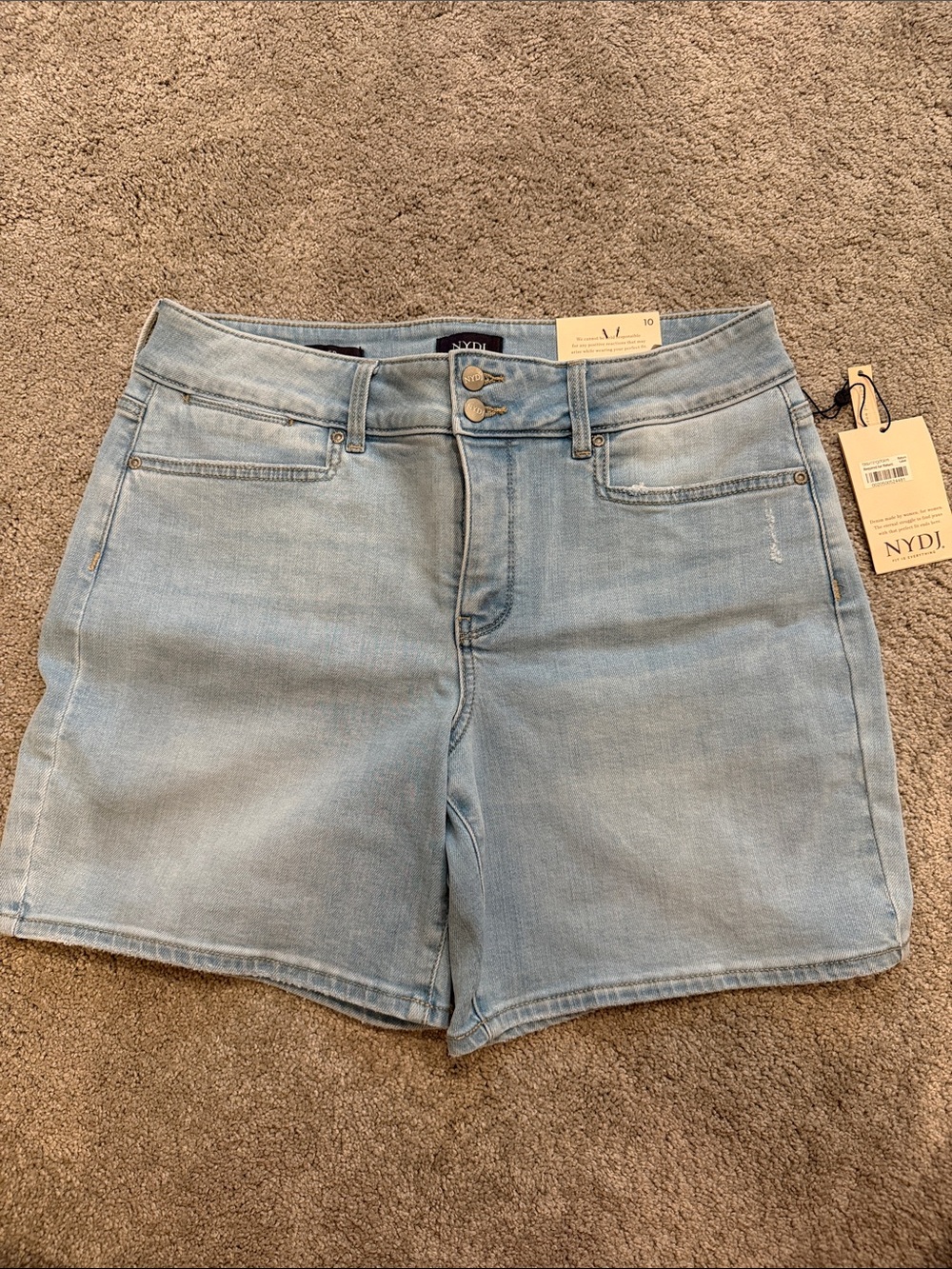 NWT NYDJ Frankie Relaxed 7” Short
